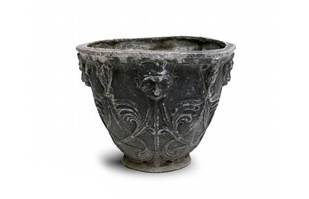 18th Century English Neoclassical Lead Garden Urn