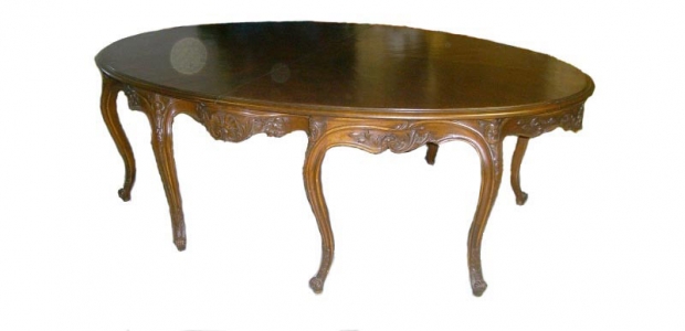 19th Century Louis XV Style Finely Carved Oval Dining Table
