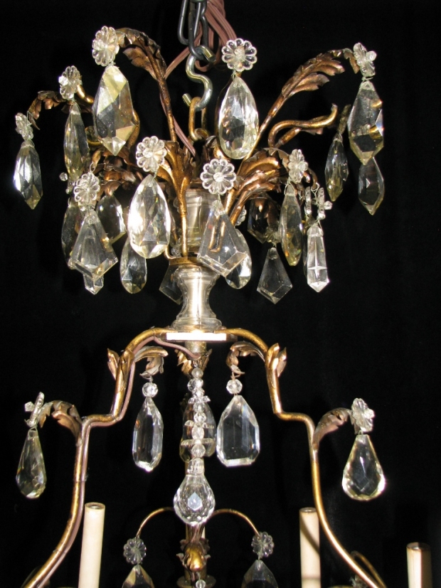 CH86 Fine 19c Italian cut crystal and bronze 8 light chandelier with a spire bronze center (6)