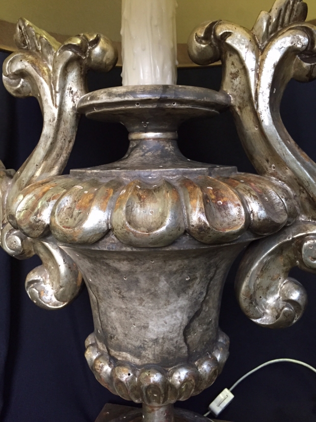 Italian Baroque style silver gilt urn form table lamp (11)