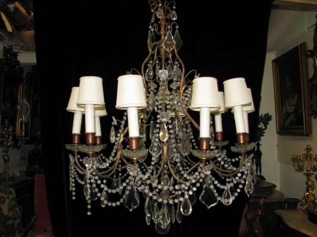 CH09  Antique Ventien cut crystal and beaded 10 light brass chandelier (1)